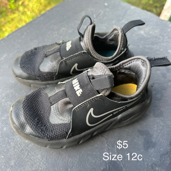 Mostly 12c boys shoes, some 11.5, 11, and 9 - Picture 6 of 9